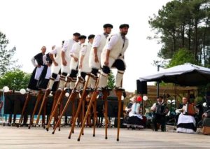 Les échassiers "Lous Landeus des Forges" Dimanche après midi